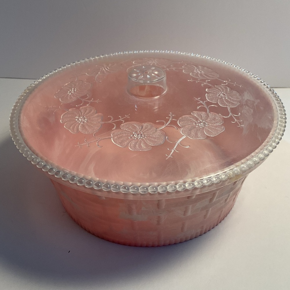 Vintage Hommer mfg. co. plastic round sewing box pink marbeled basketweave